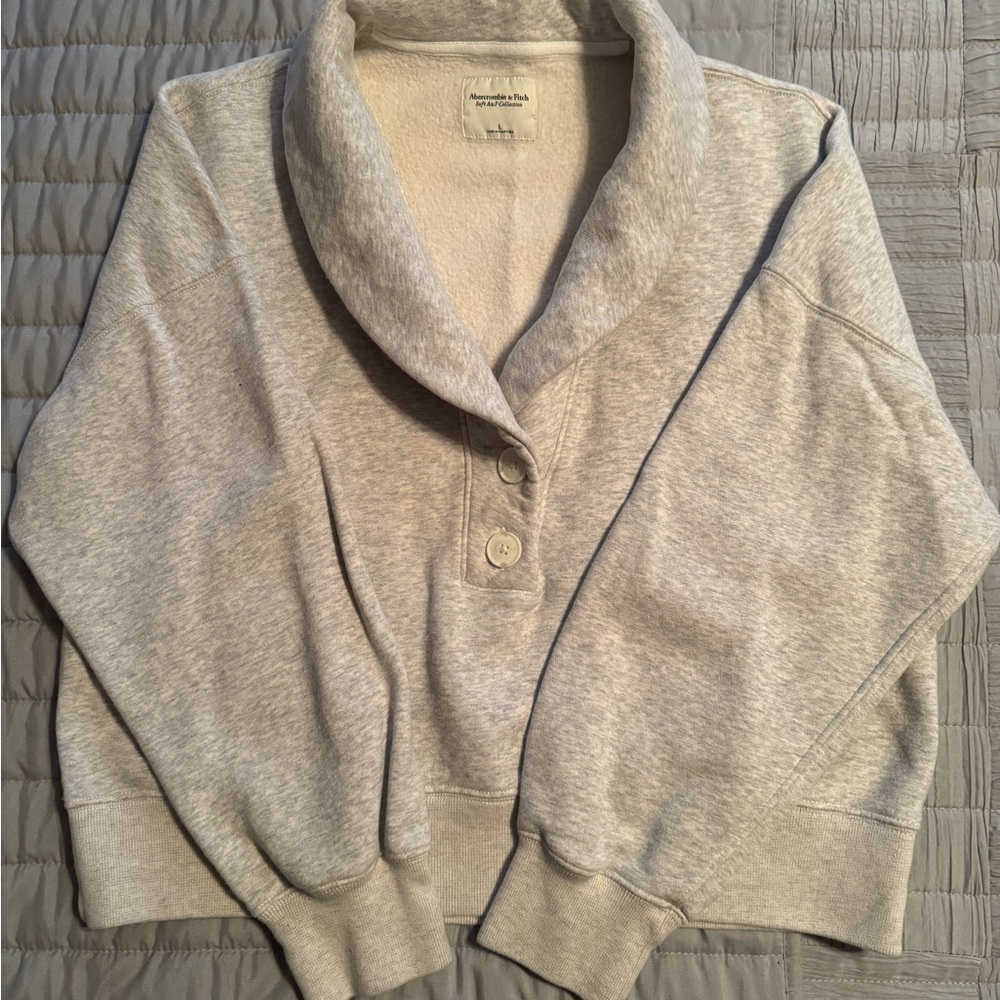 Abercrombie & Fitch Light Gray Cowl Neck Sweatershirt